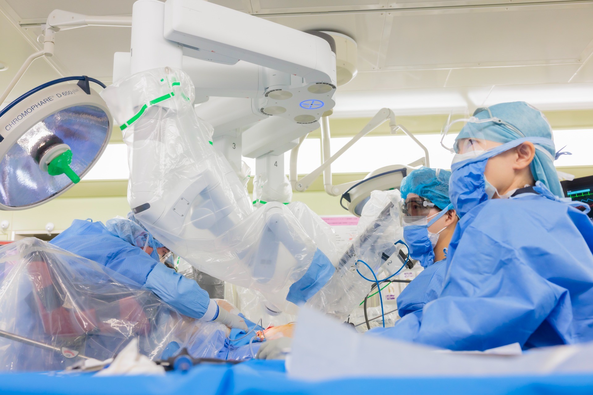 手術支援ロボットのダヴィンチda Vinci XとXiの2台体制で運用開始